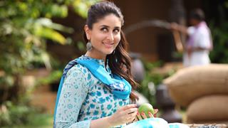 The local Goan women gave Kareena a few tips on grinding the spices!