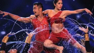 Sophie injured yet continues performing! Thumbnail