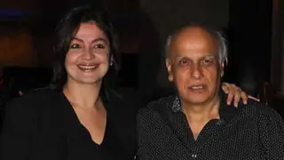 Mahesh, Pooja Bhatt moved by 'Daddy' play thumbnail