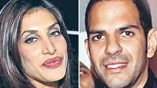Priya Sachdev catwalks, Sanjay Kapur goes clickety click Thumbnail