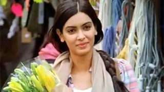 Diana Penty walks for Rocky S at LIFW Thumbnail