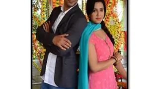 Raghav goes down on his knees in Ek Rishta Aisa Bhi! Thumbnail