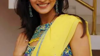 Pallavi Kulkarni opposite Ronit Roy in Balaji Telefilms' next Itna Naa Karo Mujhe Pyaar on Sony TV! thumbnail