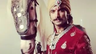 Ssharad Malhotra's new friend on the sets! Thumbnail