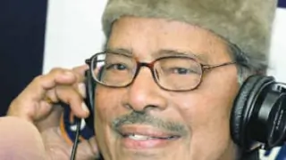 Actors pay a tribute to the legendary singer Manna Dey!! Thumbnail