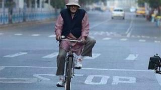 Amitabh's varied moods during 'Piku' shoot