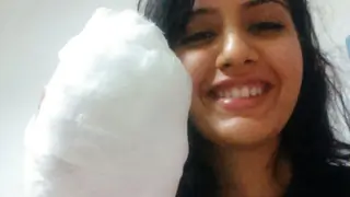 Smriti Kalra uses her 'creativity' for her banded hand! thumbnail