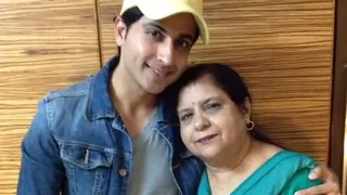 When Dheeraj Dhoopar got a reward for his performance by his Mom... Thumbnail