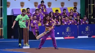 When Sara Khan cheated on Box Cricket League! Thumbnail
