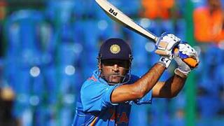 Dhoni asks for '1 hour of fitness' Thumbnail