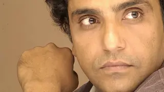 Zakir Hussain turns psycho lover in 'Game Paisa Ladki' Thumbnail