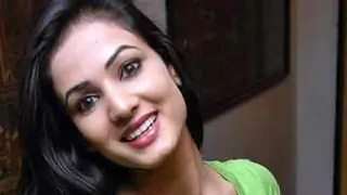 Sonal Chauhan lands special role in 'Size Zero' Thumbnail