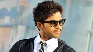 Allu Arjun to team up with Boyapati Srinu's next Thumbnail