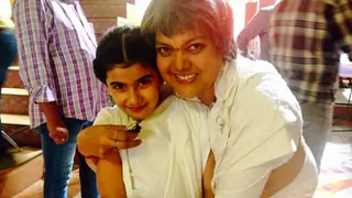 Sushmita Mukherjee and Ruhana Khanna special bonding on the sets of Gangaa Thumbnail