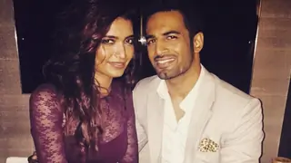 Chetan Bhagat is too much: Upen Patel & Karishma Tanna Thumbnail