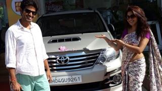 Amrapali Gupta gifts hubby a Fortuner for safety!