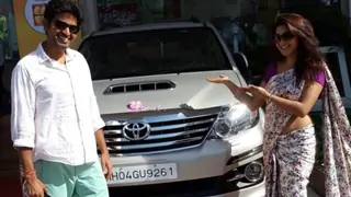 Amrapali Gupta gifts hubby a Fortuner for safety! Thumbnail