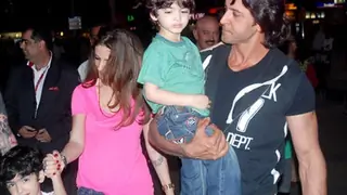 Hrithik and Suzanne to vacation with their Sons! Thumbnail