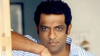 Anurag Basu 'restless' over Kishore Kumar biopic Thumbnail