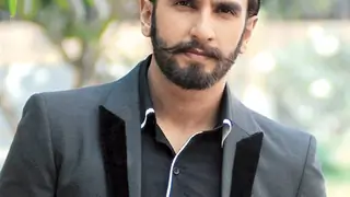 Ranveer Singh accepts the Dubsmash Dhadakne Do Challenge! Thumbnail