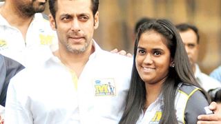 Bhai is fine: Salman's sister Arpita post health scare Thumbnail