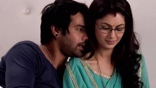 Omg: Abhi's rock star style proposal in Kumkum Bhagya