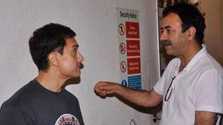 Aamir visits Rajkumar Hirani in hospital Thumbnail