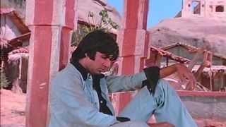 Big B gets nostalgic about 'Sholay' turning 40