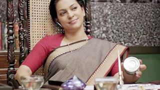 Would love to do more negative roles: Juhi Chawla
