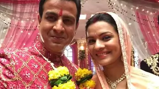 Happy time on Itna Karo Na Mujhe Pyaar Thumbnail