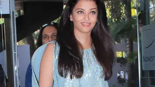Aishwarya explains absence of dance in 'Jazbaa' song Thumbnail