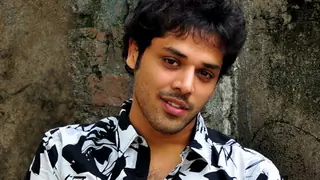 Nandoo dubs for Arya in 'Size Zero' Thumbnail