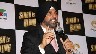 Akshay to give autographed tickets of 'Singh is Bling' to fans thumbnail