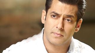 OMG: Salman Khan robbed of his belongings!