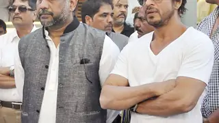 Anubhav Sinha, SRK join hands for a cause Thumbnail