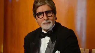 After Choreographing himself, Amitabh Bachchan now turns a stylist for his upcoming show.