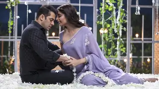 Salman to hold a special screening of PRDP for Bhagyashre and Madhuri