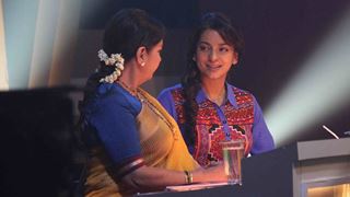 Shabana Azmi turns adviser to ill Juhi Chawla