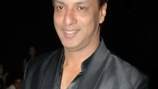 Madhur Bhandarkar meets former J&K CM thumbnail