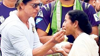 Mamata greets SRK on 50th birthday