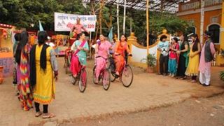 Mayuri takes part in cycle race in Chidiya Ghar!