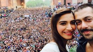 Salman, Sonam go on selfie spree in Noida