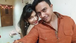 Hooked: Pooja Sharma and Pushkar Pandit! Thumbnail