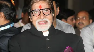 Amitabh Bachchan in Kolkata to inaugurate KIFF Thumbnail