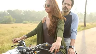 When Esha Gupta took Emraan Hashmi for a bike ride! Thumbnail