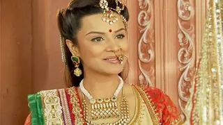 Essaying a role like Bhatiyani comes once in a lifetime: Aashka Goradia Thumbnail