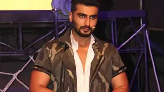Arjun Kapoor takes on mumbai style thunderstorms in Argentina! Thumbnail