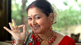 Supriya Pathak likes juggling between shoots Thumbnail