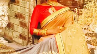 What made Divyanka fall in love with saris? Thumbnail
