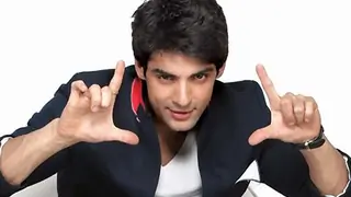 Karan Wahi gears up for a special act for Comedy Classes. Thumbnail